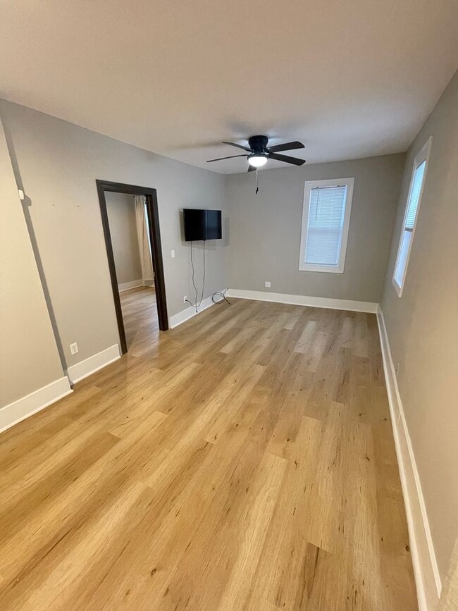 Building Photo - AVAILABLE NOW! - 2 Bed, 1 Bath Home In Superior!