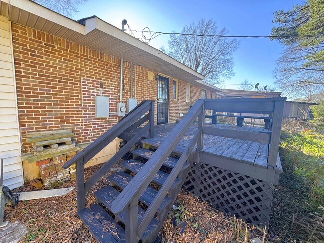 Building Photo - 4956 Owen Rd