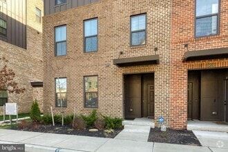 Building Photo - Live in the highly coveted community of Pa...