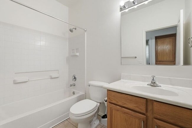 Building Photo - 2301 N Avenida TABICA