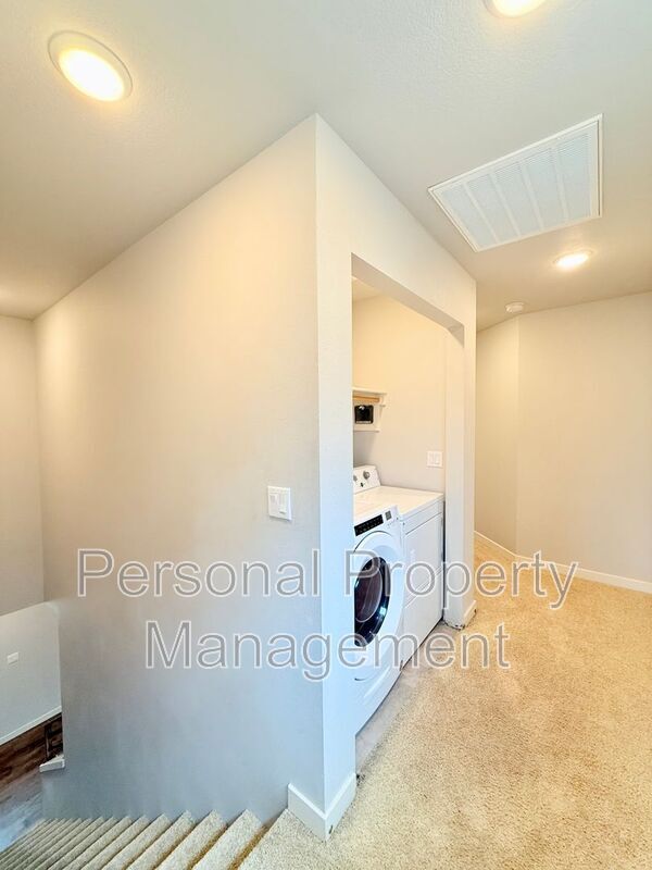 Building Photo - 3541 NE 61st Way