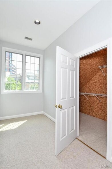 Building Photo - 20 Brighton Way