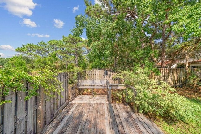 Building Photo - 42 Vía Largo