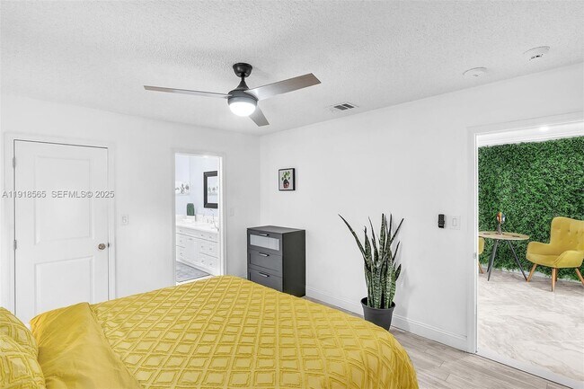 Building Photo - 2191 SW 27th Ln