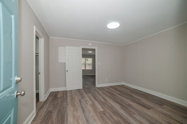 Building Photo - 5113 Higgins St