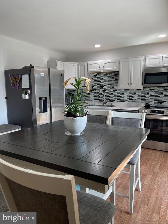 Building Photo - 5202 Magnolia Pl