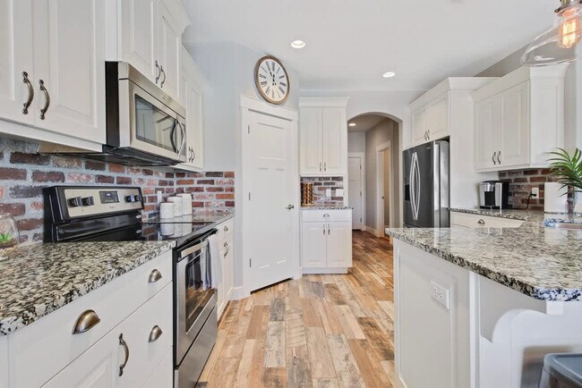 Building Photo - 3364 W 2490 S