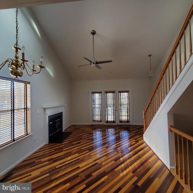Building Photo - 16211 Ellipse Terrace