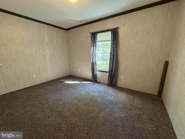 Building Photo - 57 Woodside Dr