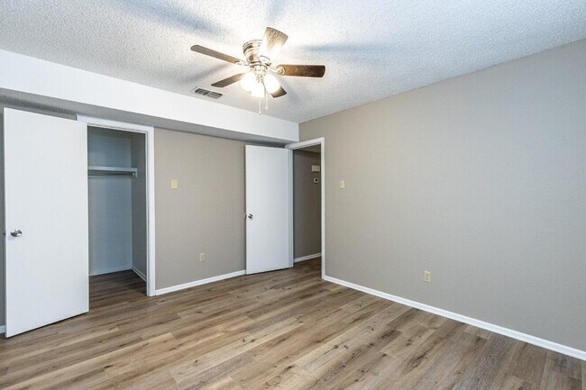 Building Photo - 7406 Waco Ave