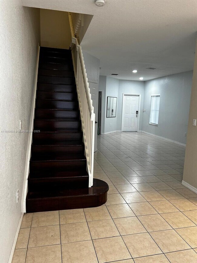 Building Photo - 8526 NW 107th Passage