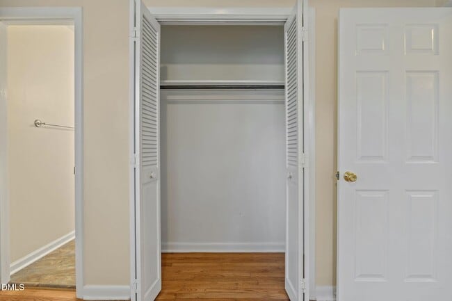 Building Photo - 131 Fairview Village Rd