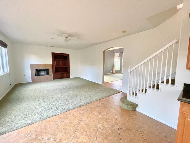 Building Photo - 1046 Strawberry Creek St