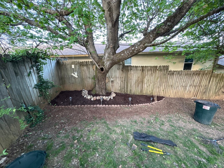 Building Photo - 1732 Woodpointe Dr