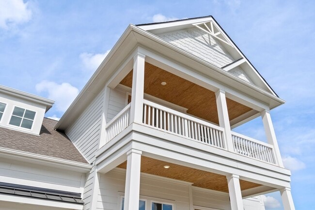 Building Photo - Now available in the highly desirable Lockwood Glen community in Franklin