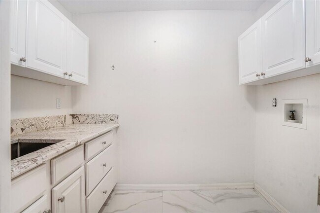 Building Photo - 15008 Arbor Hollow Dr