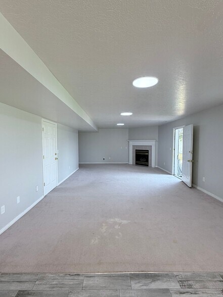 Building Photo - 10177 S Silver Streak Dr