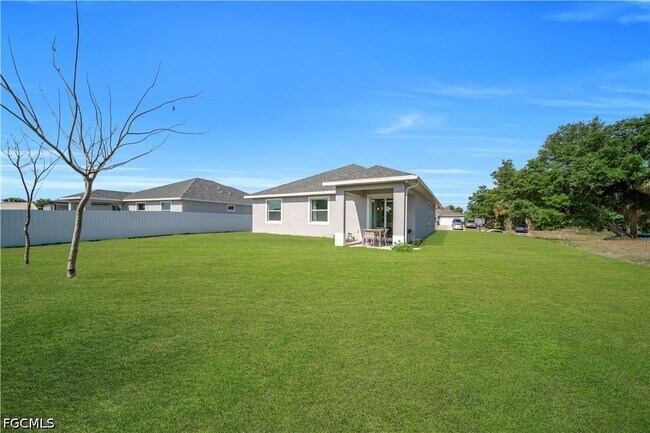 Building Photo - 1064 Calumet Cir
