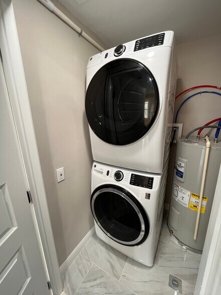 Building Photo - 101 S Victoria Ave