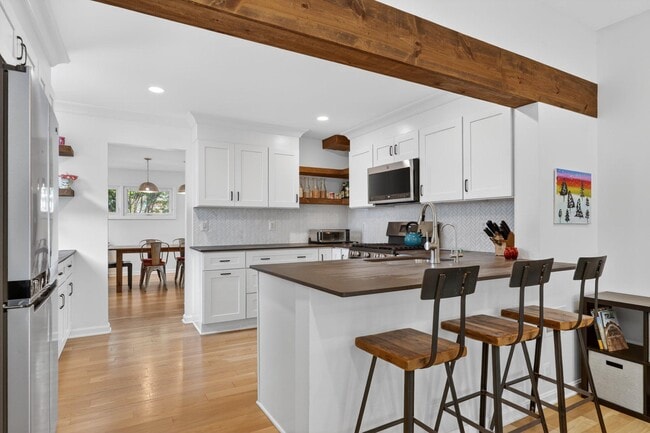 Building Photo - 2015 N Woodstock St