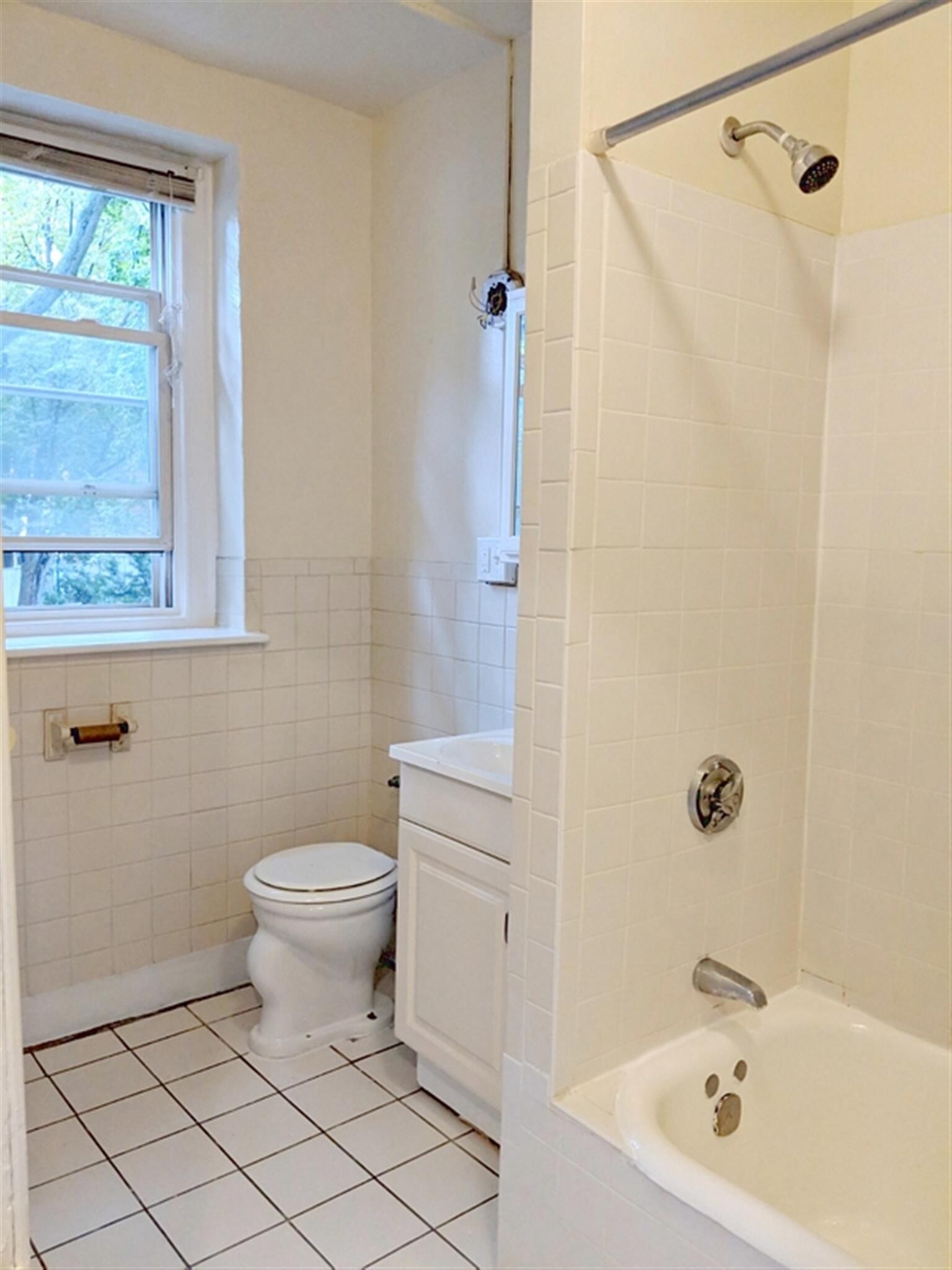 Building Photo - 4 Craigie Cir