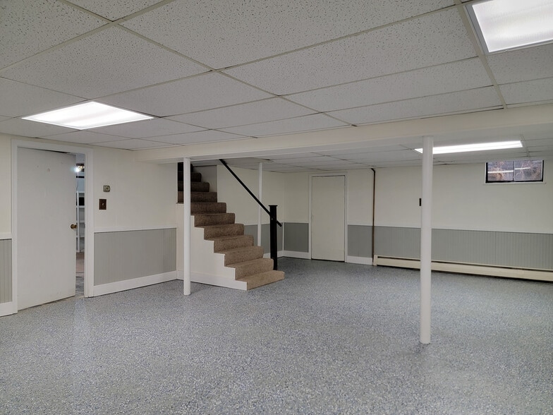 Building Photo - 110 S Ridge Rd