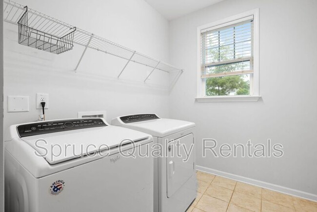 Building Photo - 1115 Beyer Pl