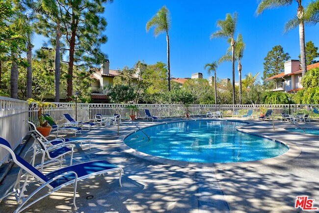 Building Photo - 17258 Palisades Cir