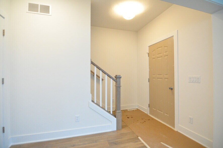 Building Photo - 2714 Bomani Dr