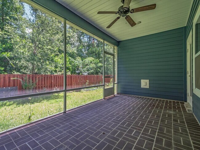 Building Photo - 855 Avery Park Dr