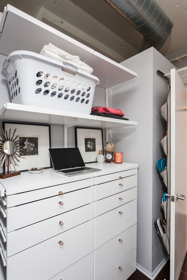 Building Photo - 130 S Canal St