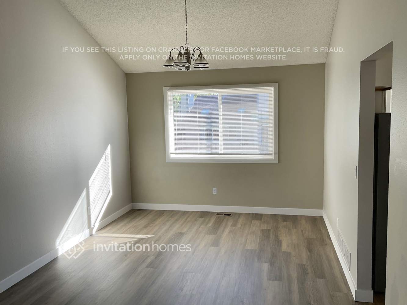 Building Photo - 19030 E Chaffee Pl