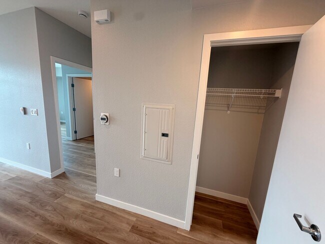 Building Photo - 260 Brooklyn Basin Wy