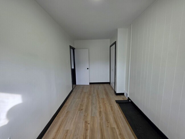 Building Photo - updated 4 bedroom 2.5 Bathroom house for rent