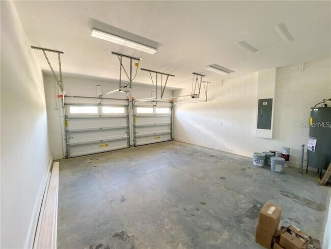 Building Photo - 16125 Parkwyn St