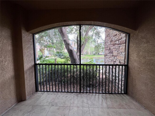 Building Photo - 10105 Courtney Oaks Cir