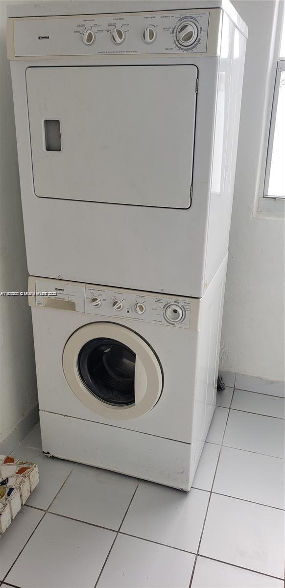 Building Photo - 3689 NW 14th St