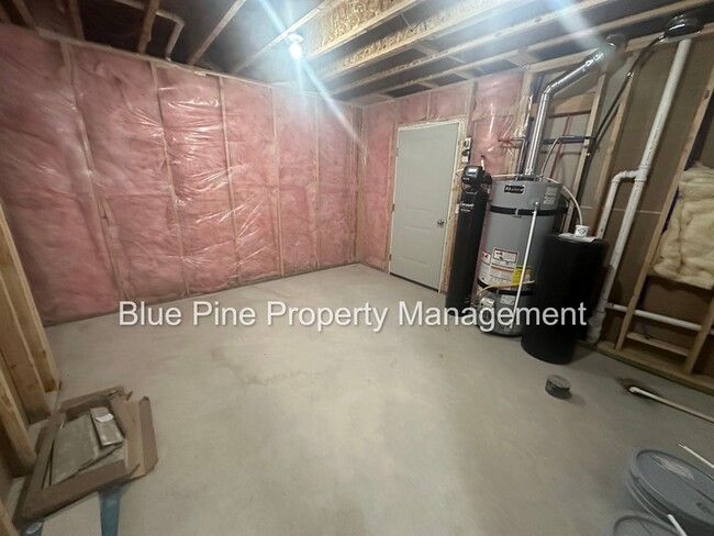 Building Photo - 176 Hideout Dr