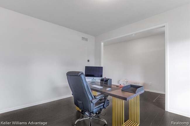 Building Photo - 48389 Fieldstone Dr