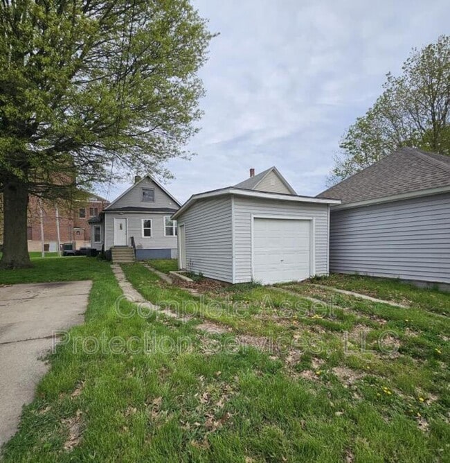 Building Photo - 1105 Woodward St