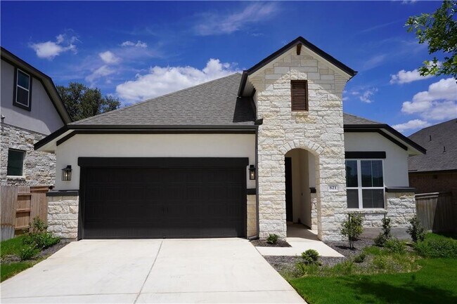 Building Photo - 621 Pinnacle View Dr