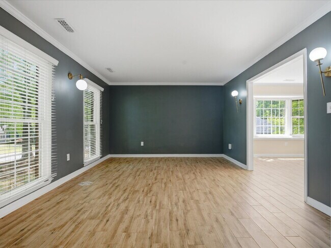 Building Photo - 9437 Fairmead Dr