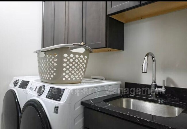 Building Photo - 630 N 46th St