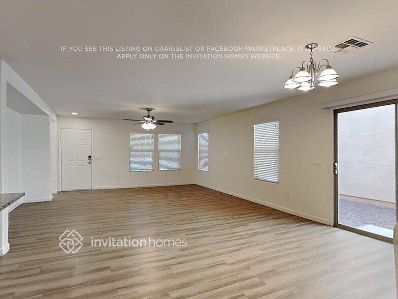 Building Photo - 1070 S Deerfield Ln