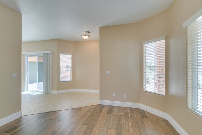 Building Photo - Spacious & Beautiful 3-Bedroom Home in Gat...