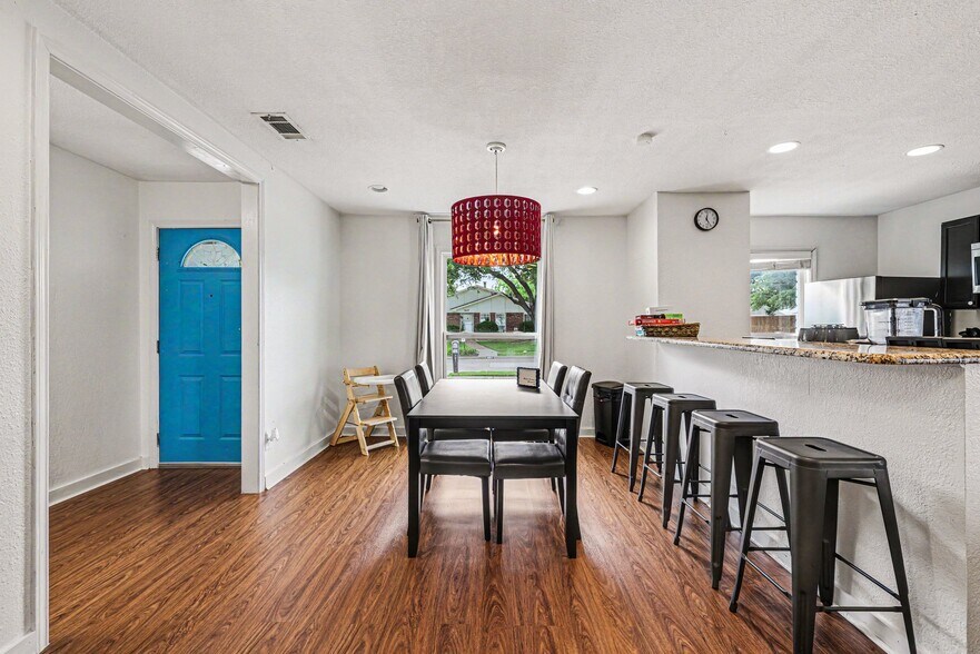 Building Photo - 6556 Osage Trl