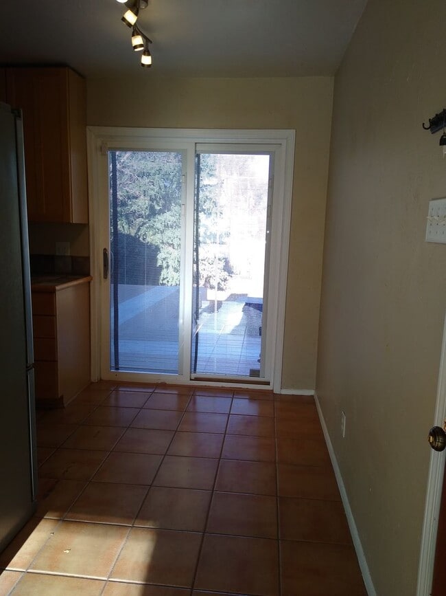 Building Photo - Stunning Ranch Home - Amazing Location - Backs up to Cherry Creek Trail
