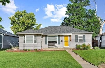 Building Photo - Remodeled Single Family with Yard and Huge...