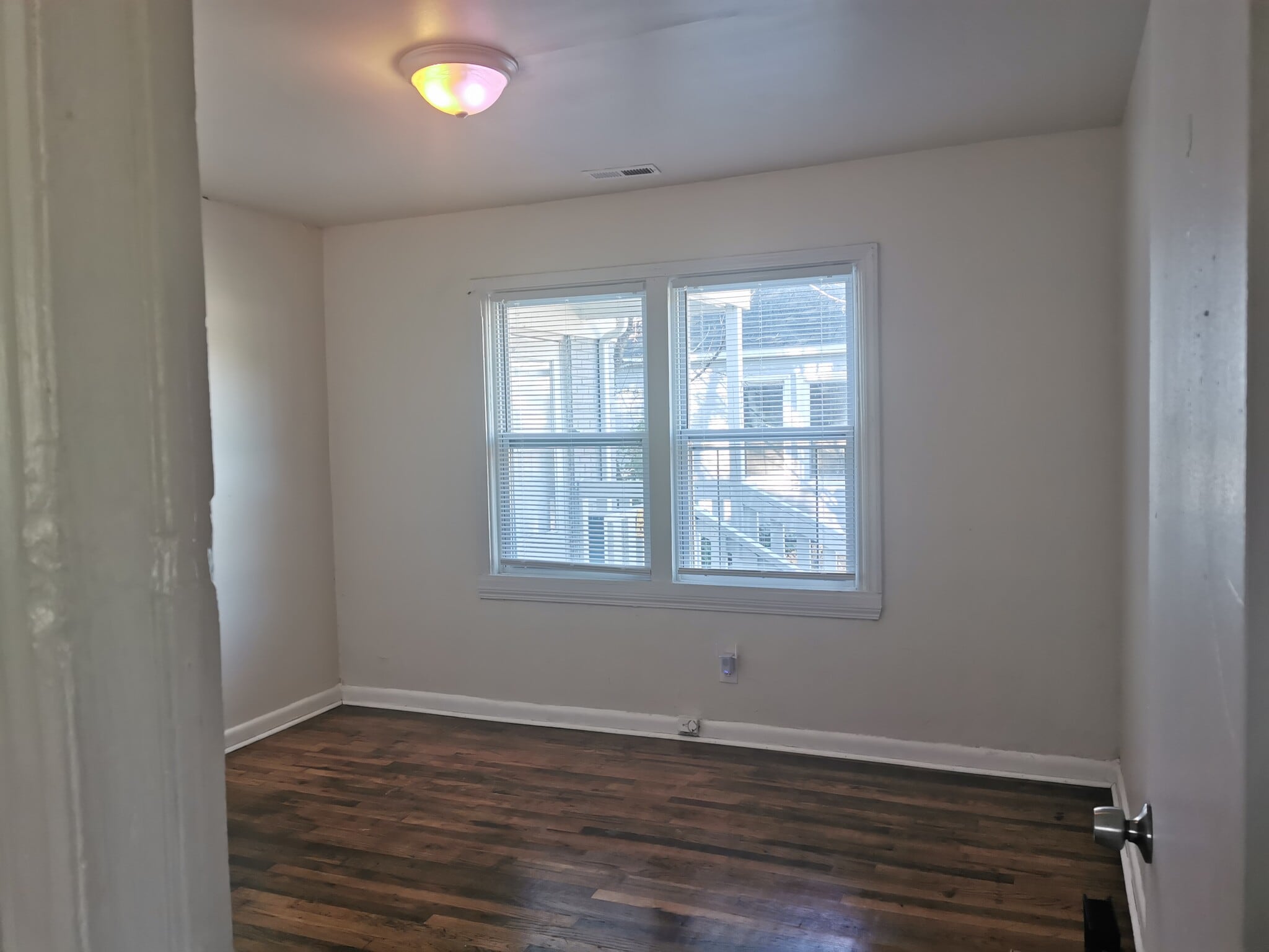Building Photo - 2217 Custer St