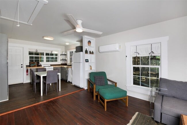 Building Photo - 835 Old Ranch Rd 12